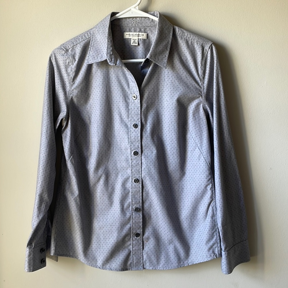 Banana Republic fitted button down, 6P